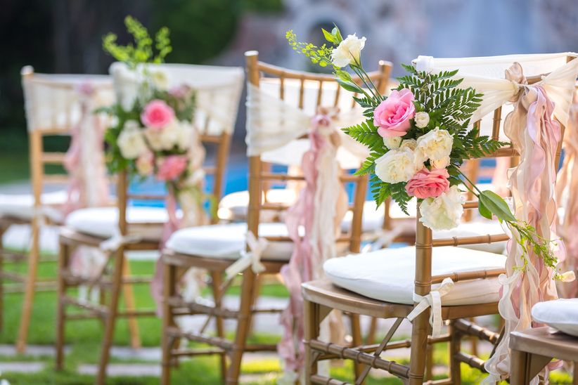 Decoración para sillas de bodas 