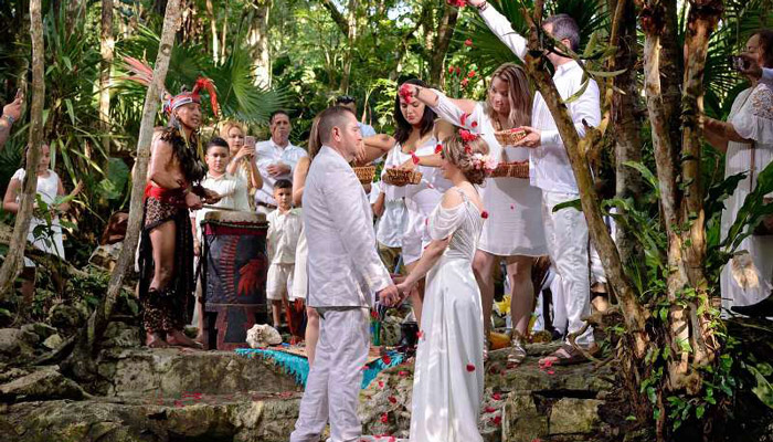 boda maya en cenote 